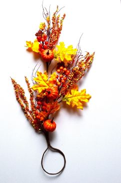 22063 - Large Autumn / Halloween display of leaves with golden orange natural delights - floral pick. Measures  Height 620mm ,   Width  350mm 
