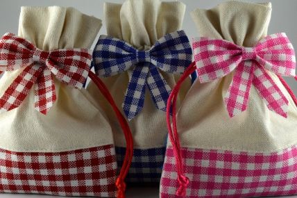 88006 - Coloured Cream Gingham Gift Bags x 5!!