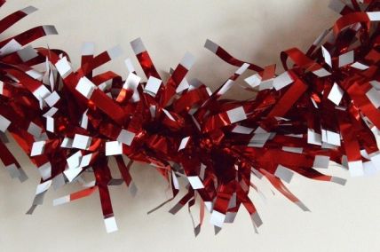 88141 - Red Christmas Wrapping Tinsel x 2 Metre Lengths! 