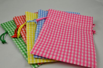 88167 - Set of 3 Small Or Medium Gingham Gift Bags with Draw Strings!  Two  sizes Available 