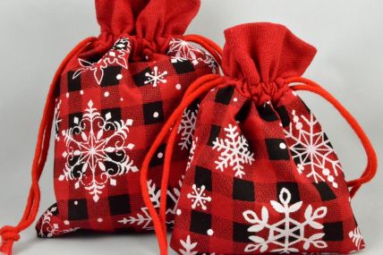 Set of 3 Small Merry Christmas Snowflake Bags & Draw Strings: 10cm x 13cm!