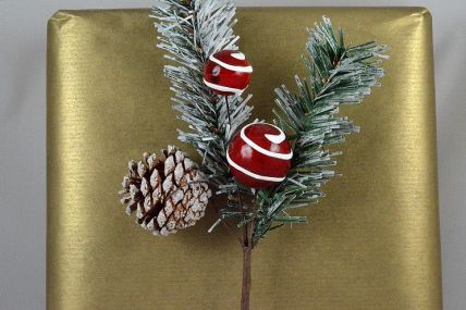 22041 -  Wintery frosted branches, pine cone and berries deco pick 
