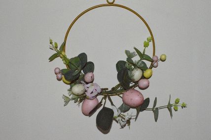 33010 - Easter hanging decoration with a golden coloured loop. 