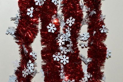 88139 - Red Tinsel with Hanging White Snowflakes x 2 Metre Lengths!