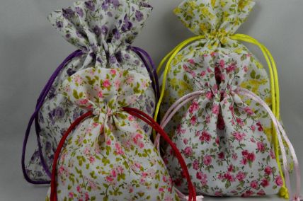88166 - Set of 3 Small Or Medium Floral Gift Bags with Draw Strings!
