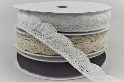 88184-20mm Cotton Lace Ribbon Trim. Vintage pattern design x 10m