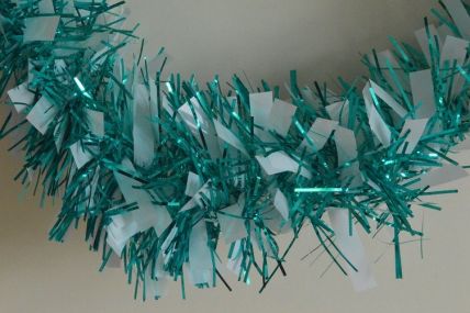 Y673 - Aqua Tinsel with Hanging White Deco x 2 Metre Lengths!