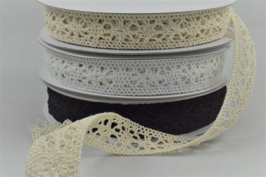 The Ribbon Room  88187-20mm Vintage patterned Cotton Lace Ribbon trim x 10  mts